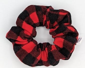 Roter Büffel karierter Flanell Haargummi, gemütlich weiches Flanell Scrunchie, Geburtstagsgeschenk Haar Accessoire Geschenkideen unter 10 für Frauen