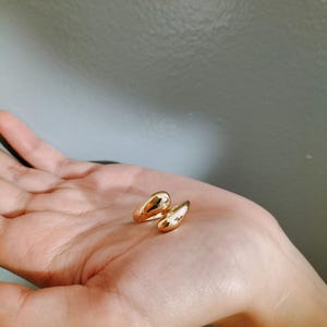 Women's Thick Gold-Plated Stainless Steel Ring - Elegant and Adjustable Style - Perfect Gift Idea for Parties and Birthdays