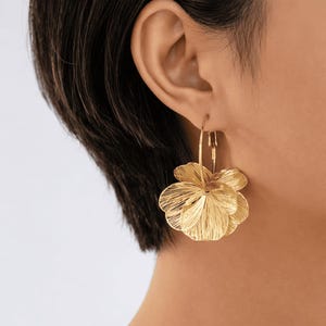 Boucles d’Oreilles Fleur Dorée Double – Créoles XXL Légères, Bijoux Femme Chic Bohème, Statement Earrings, Cadeau Élégant Fête des Mères
