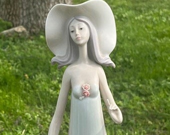 Lladro 1431 the Debutante Figurine Elegant Girl With Parasol
