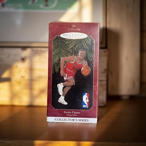 1998 Scottie Pippen Ornament – Hallmark Hoop Stars #5 – NBA Keepsake Bulls Collectible
