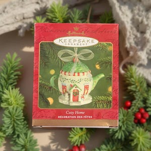 2001 Hallmark Cozy Home Ornament – Vintage Christmas Teapot Décor – Holiday Keepsake Gift