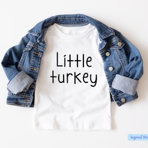 Die kleine Türkei Kleinkind T-Shirt, niedliches Thanksgiving T-Shirt für Kinder, Herbst Kleinkind Shirt