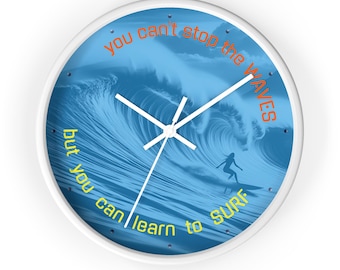 Orologio da parete con onde "Learn to Surf", motivo motivazionale per surfisti, ideale per la casa sulla spiaggia, la casa estiva, il surf club o la palestra, orologio da parete per amanti del surf, O.Blue