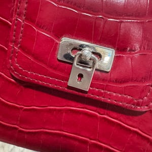 Vintage Kiss Lock Brieftasche Lange Rote Brieftasche Vintage Rote Brieftasche Krokodil Geprägte Brieftasche Rot Vintage Valentinstag Geschenke für sie Spaß Vintage Geschenke