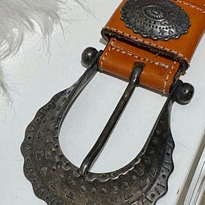 Vintage Avignon Brown Leather Concho Style Belt, Size S, Made in Spain Vintage Avignon Brown Belt Genuine Leather 655 Chunky Buckle  main image 2