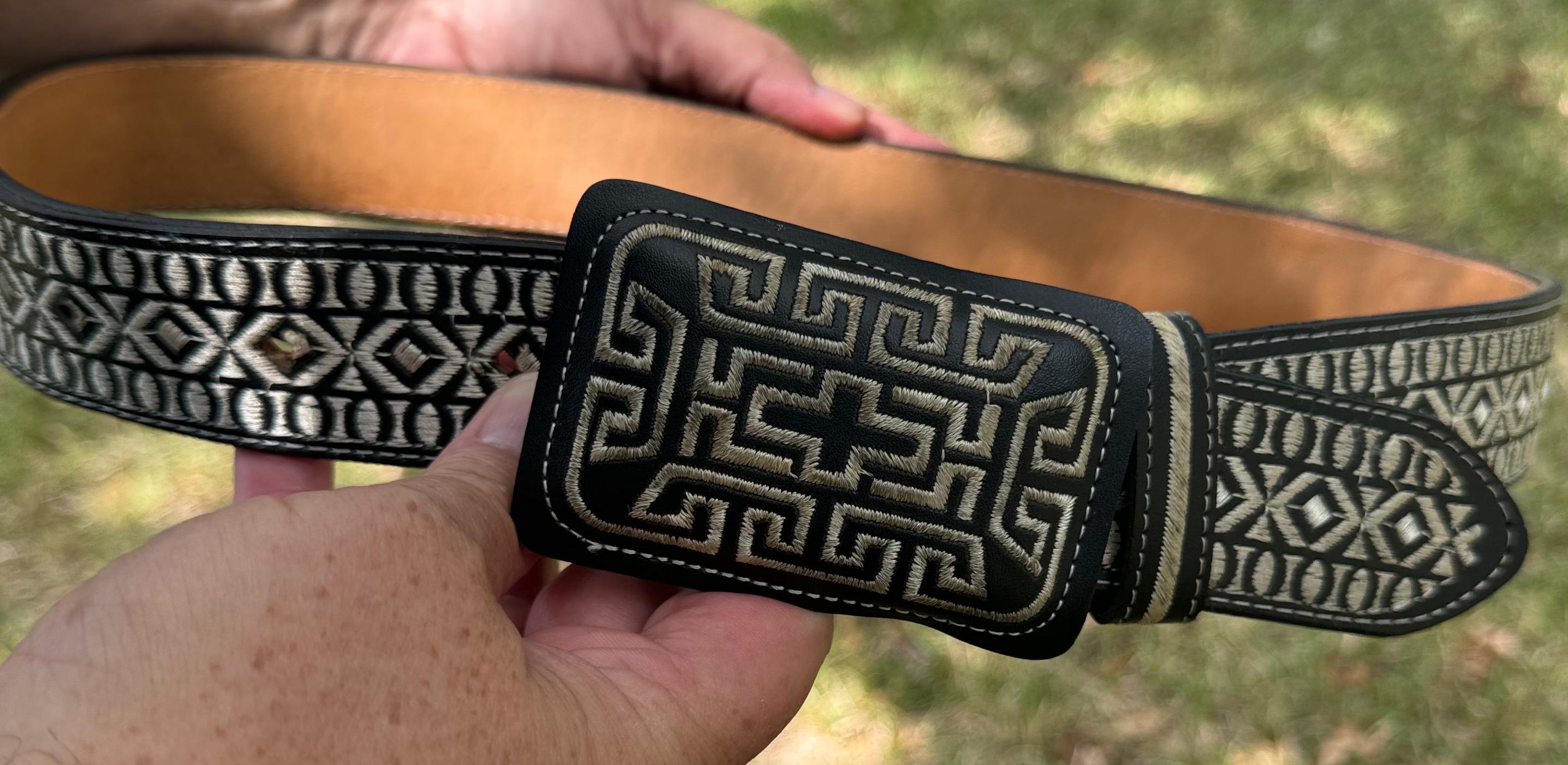 YAC Leather & Silk Design Black Leather Belt Embroidered Horse Size 36 Unisex YAC Size 36 Genuine Leather Rooster Black and Silk Silver  main image 2