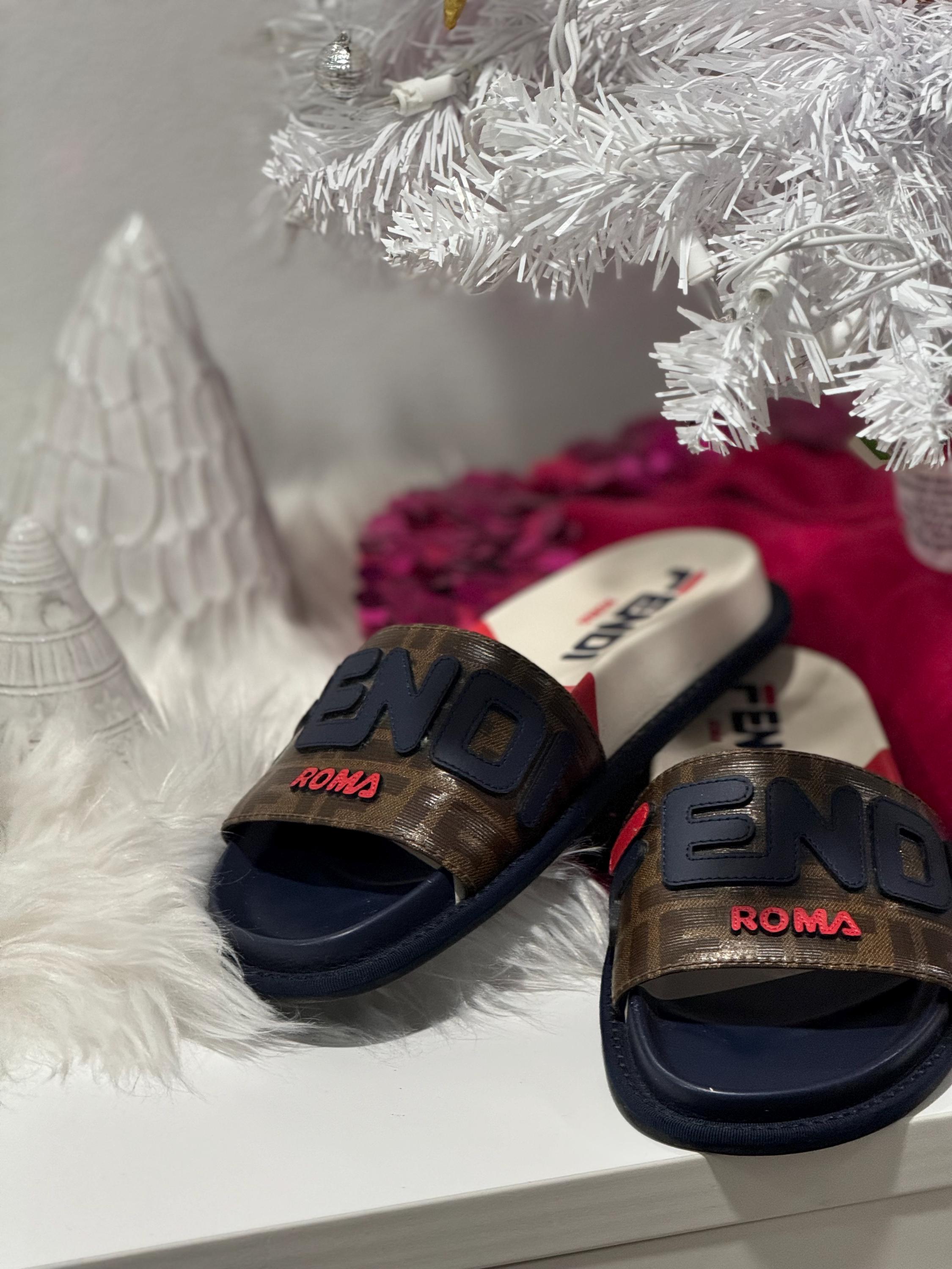 サンダル FENDI 'Fendi Roma' slides Fendi Roma Leather Slides Leather Black | Fendi