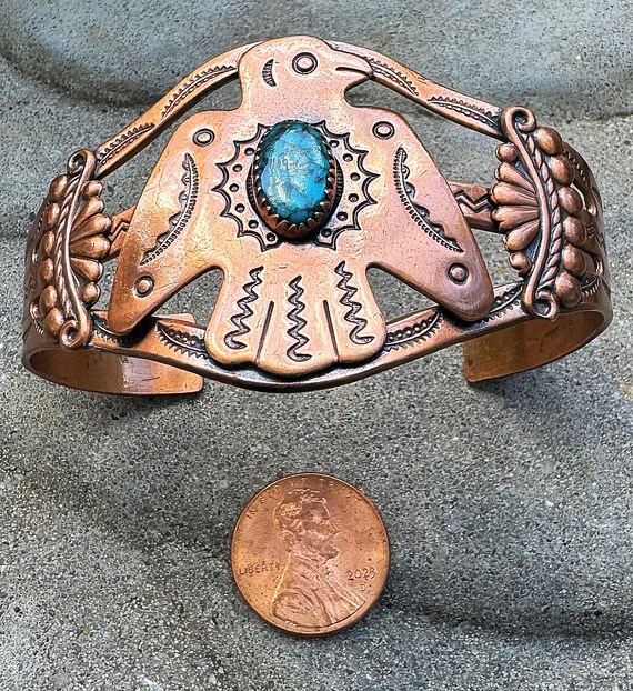 Magnificent Vintage Native American Navajo Copper Bracelet Magnificent Vintage Native American Navajo Copper Bracelet