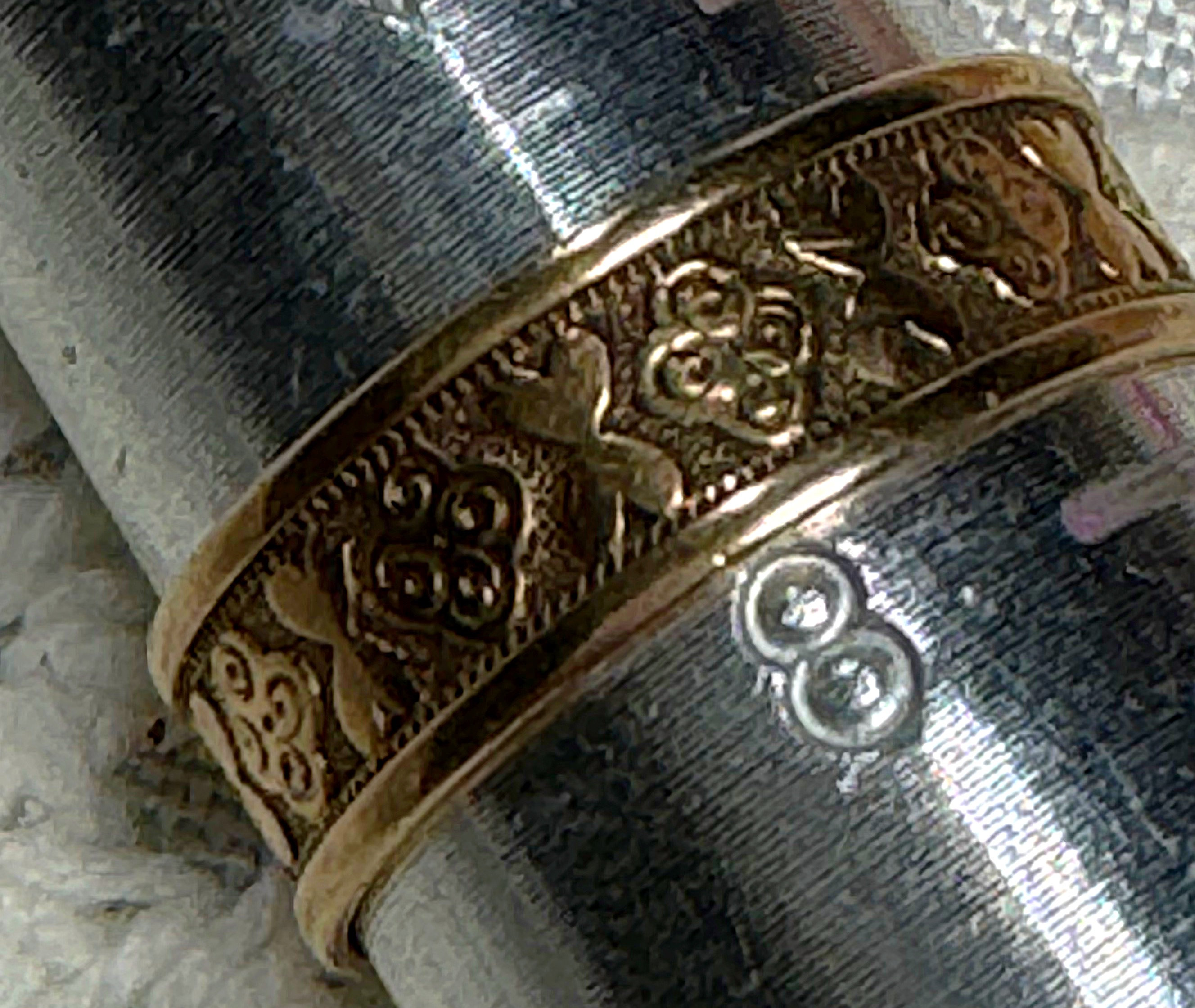 Antique Victorian 10K Gold Cigar Band Ring | J.R. Wood and Sons