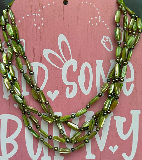 Vintage Green Mother of Pearl Layered Necklace Bea