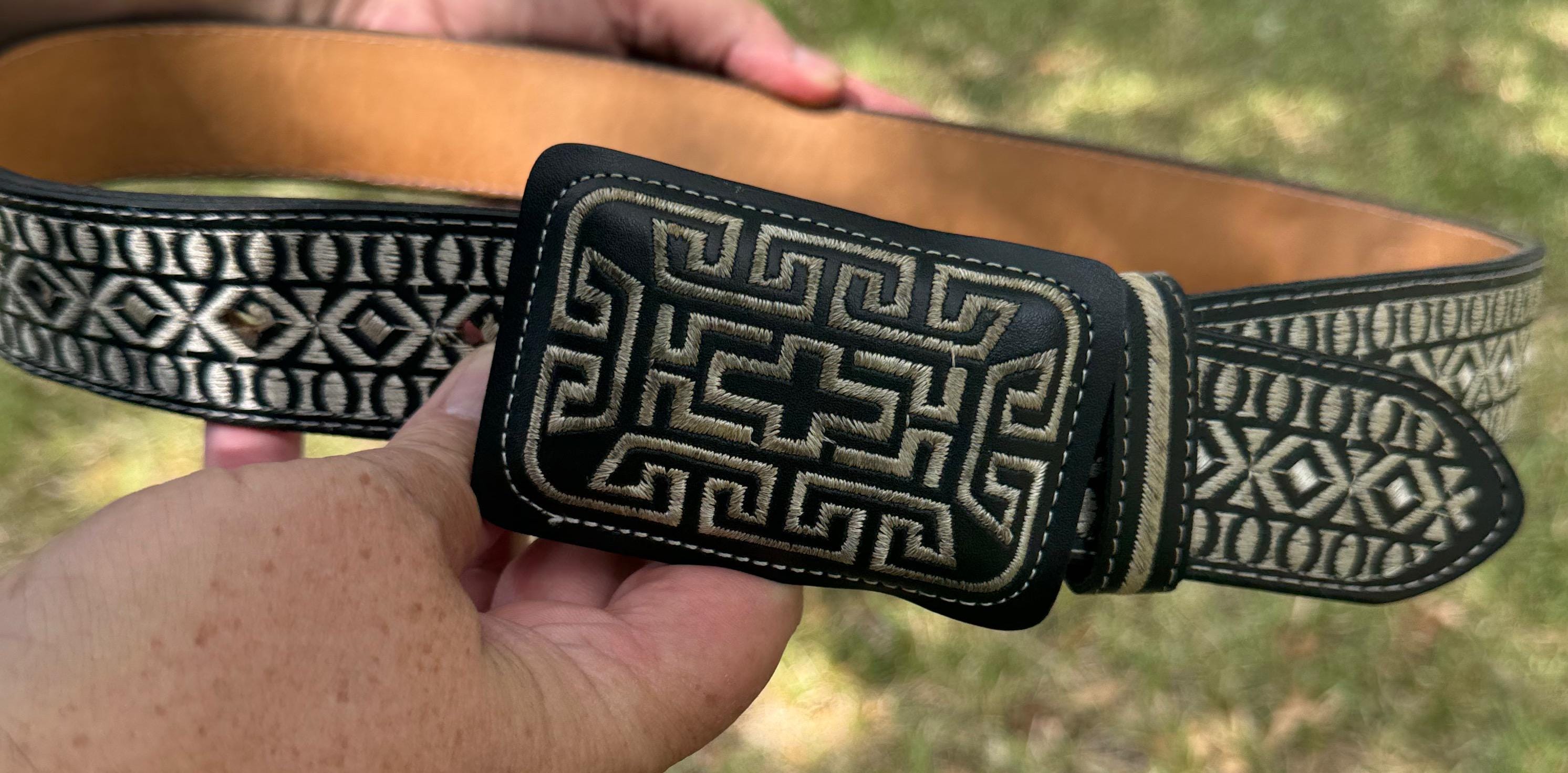 Vintage Etched Leather Rhinestone Horseshoe Black Belt w/Detachable Hardware XL Western Black Leather Belt With Texas Rhinestones – Texas  main image 3
