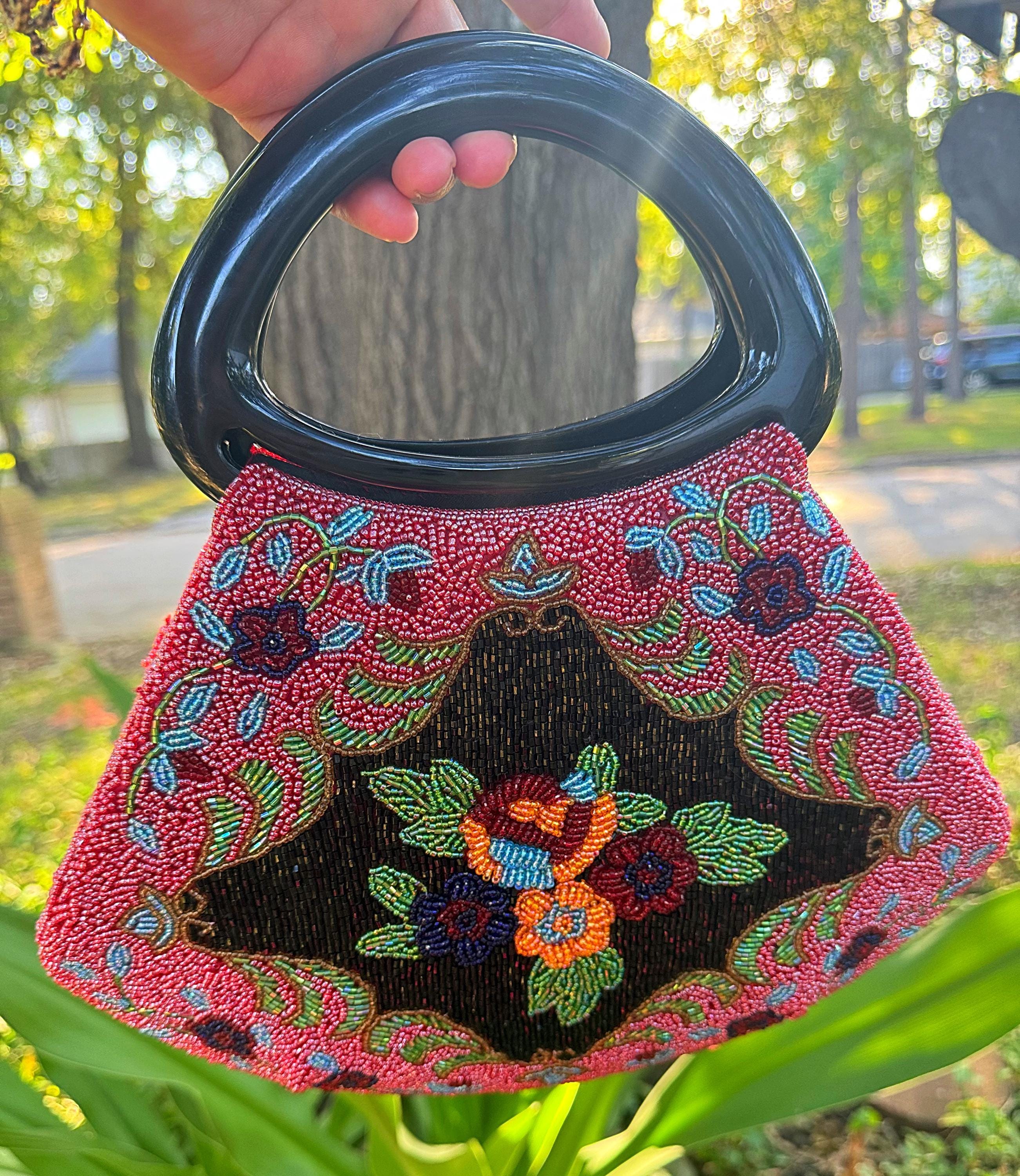 バッグ ~70s USA vintage embroidered purse Vintage Floral Beaded Purse Mod Handbags Retro Beaded Top