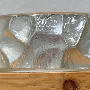 Acrylic Bangle Vintage 80s Metallic Silver Lucite Bangle Silver Thick Bangles Statement Bangles Cute Vintage Gift Fashion Silver