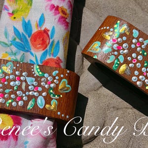 Hand Painted Floral Napkin Rings: Vintage Wooden Table Decor