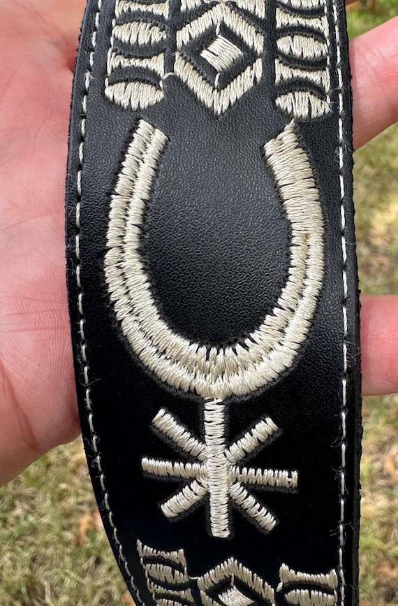 Vintage Embroidered Leather Belt – Black & White Yac Belt  display picture 1