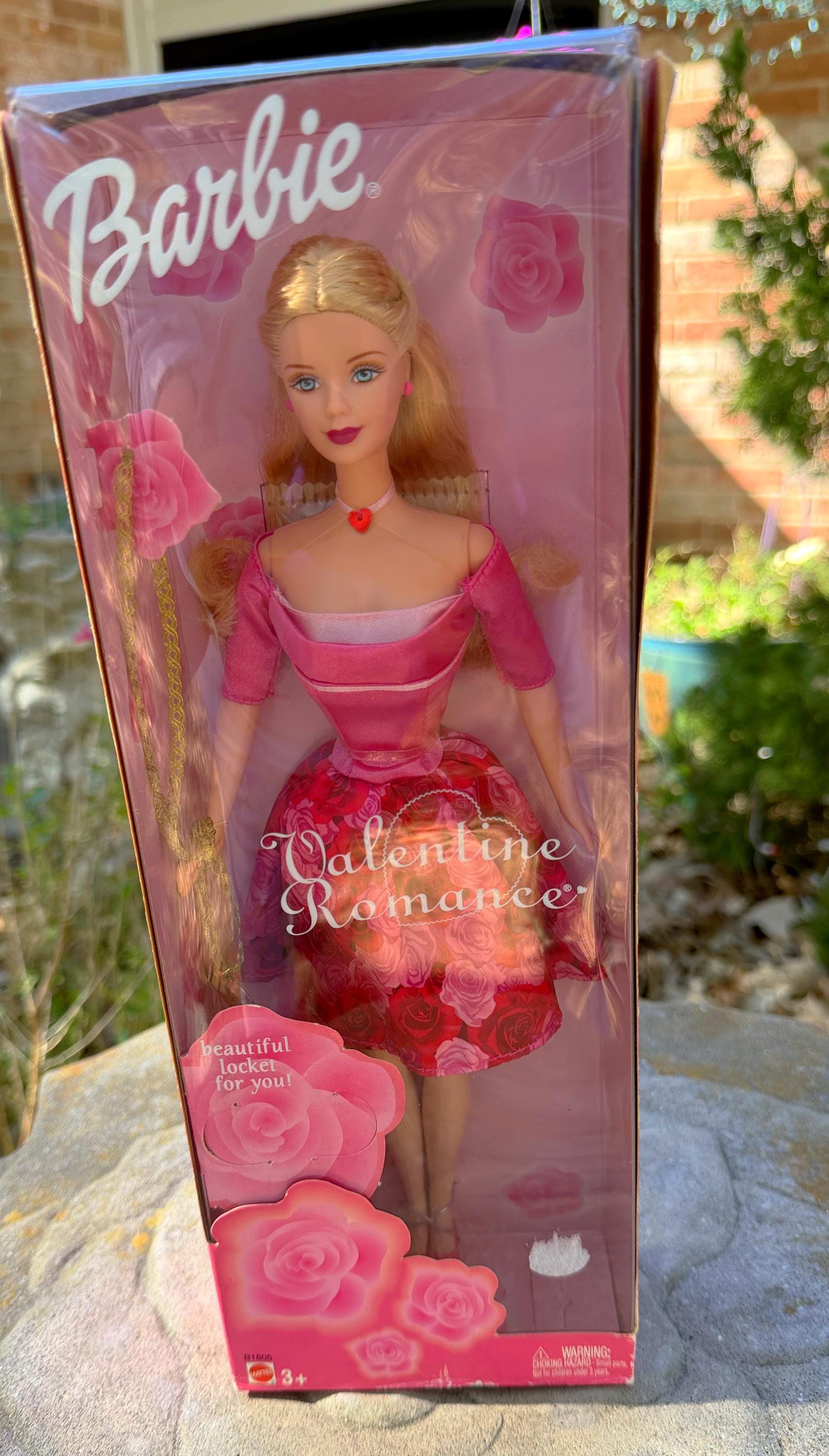 バービー Valentine Romance Barbie ペンダント付 Vintage Valentine Romance Pink Barbie NIB/NRFB Golden Locket