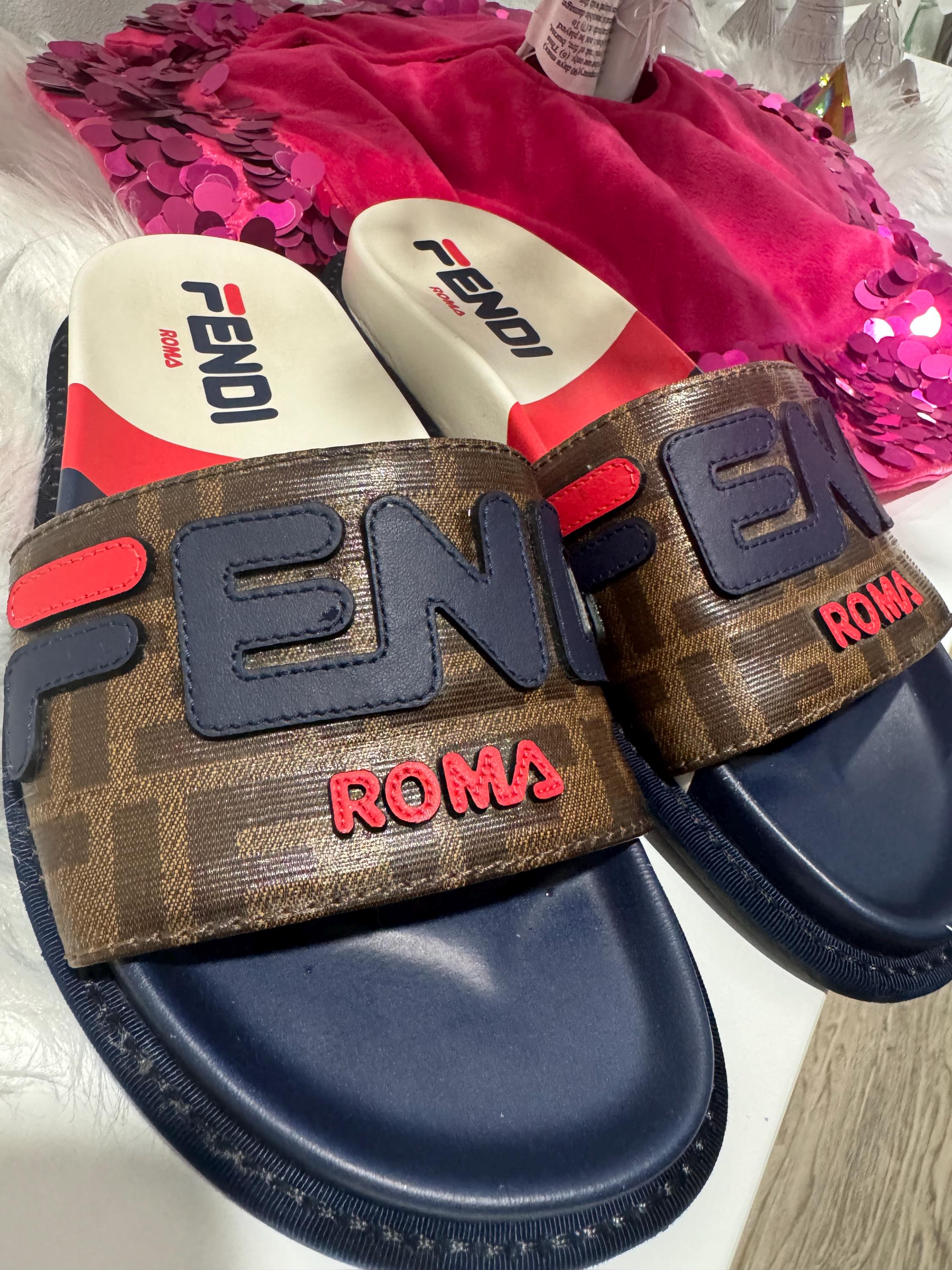 サンダル FENDI 'Fendi Roma' slides Fendi Roma Leather Slides Leather Black | Fendi