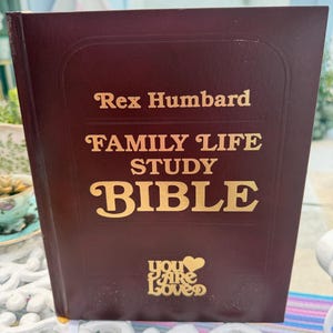 Vintage 1982 Rex Humbard Familienleben Studienbibel, Sie werden geliebt, kastanienbraune Rotgoldbibel, christliches Geschenk, Vintage religiöses Buch