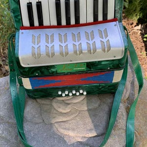 Hero Accordion - Etsy