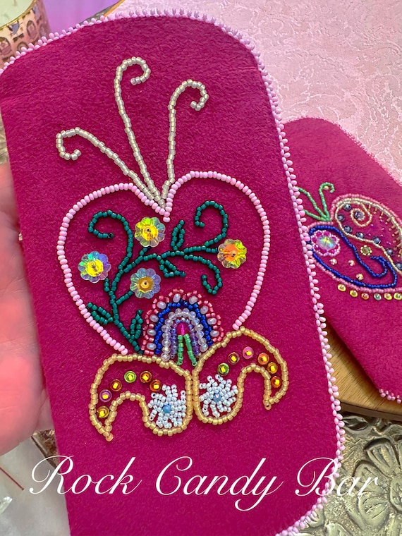 Handmade Beaded Eyeglass Case – Upcycled Vintage Suede  display picture 2
