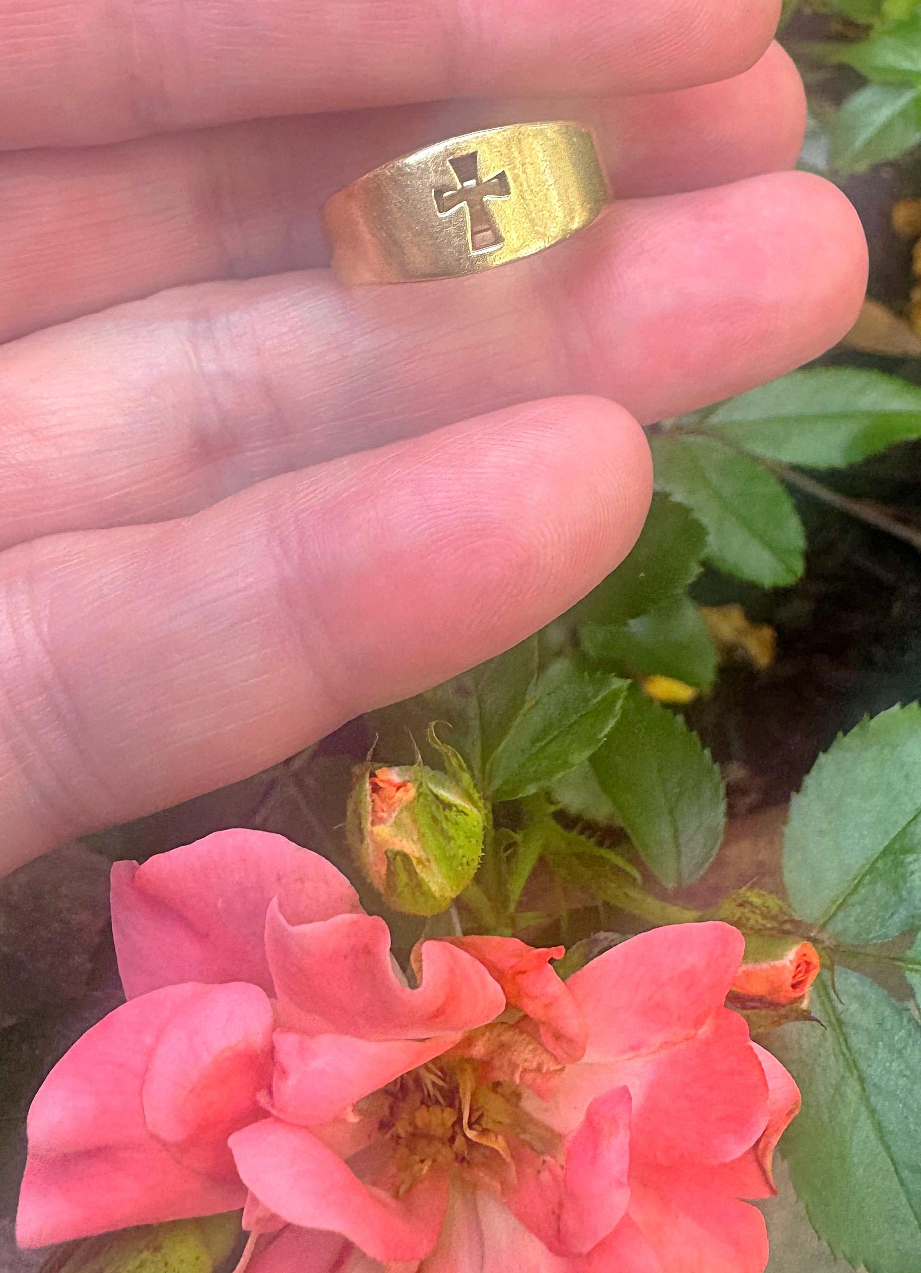 Vintage James Avery 14k Gold Cross Ring – Classic Cut-out Signet