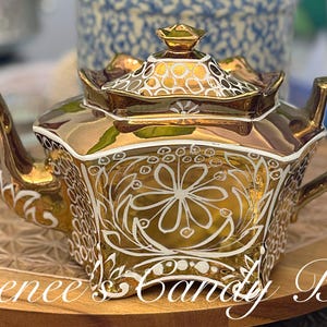 Vintage Teapot Decor Vintage Floral Teapot Teapot Lovers Tea Lovers Unite Tea Room Decor Pretty Tea Pots Collectible Tea Vintage Kitchen Tea