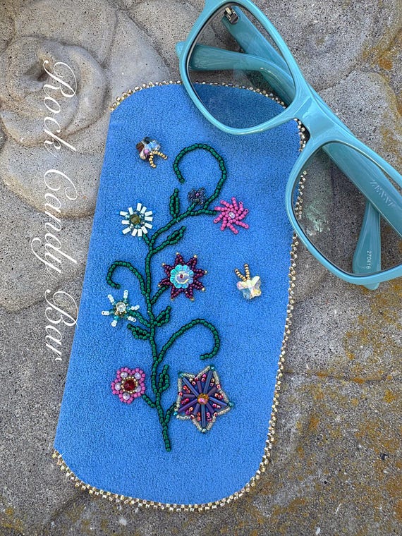 Handmade Beaded Eyeglass Case – Upcycled Vintage Suede  display picture 3