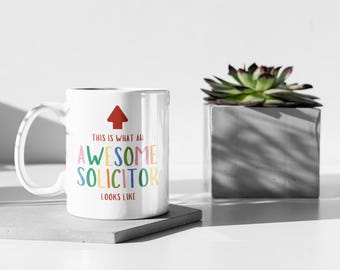 Dit is hoe een geweldige advocaat eruit ziet, grappige advocaatmok – Hilarisch cadeau voor afstudeercadeau advocaat/jurist, cadeau voor collega