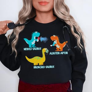Grappig sweatshirt voor ademhalingstherapeut, shirt dinosaurus pediatrische ademhalingstherapie, aangepast shirt voor kinderarts en verpleegster, PICU RRT ronde hals Black