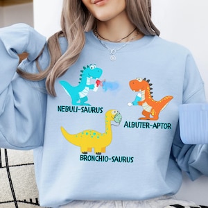 Grappig sweatshirt voor ademhalingstherapeut, shirt dinosaurus pediatrische ademhalingstherapie, aangepast shirt voor kinderarts en verpleegster, PICU RRT ronde hals Light Blue