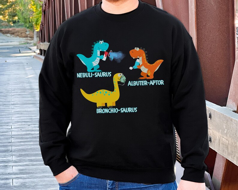 Grappig sweatshirt voor ademhalingstherapeut, shirt dinosaurus pediatrische ademhalingstherapie, aangepast shirt voor kinderarts en verpleegster, PICU RRT ronde hals afbeelding 2