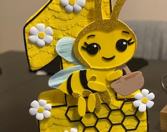 Mini piñata número 1/ abejita