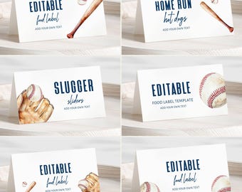 Könnte beinhalten: Weiße Baseball-Themen-Lebensmitteletiketten-Vorlagen mit marineblauem Text und Aquarellillustrationen. Designs umfassen Basebälle, Schläger und Handschuhe. Text beinhaltet "Editable Food Label", "Home Run Hot Dogs" und "Slugger Sliders".