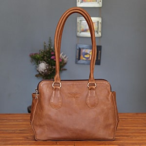 Vollnarbenleder Handtasche Stilvolle Multi-Fach-Schultertasche Drei Fächer Damen Praktischer Alltag Klassischer Stil Komplett gefüttert