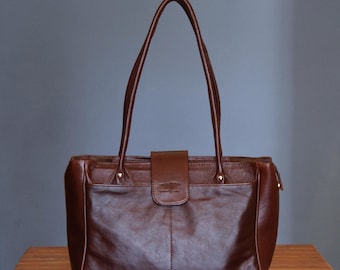 Ladies Leather Laptop Bag Full-Grain Leather Handmade Business Bag Women's Professional Padded Laptop Bag with Compartments Leather Handbag