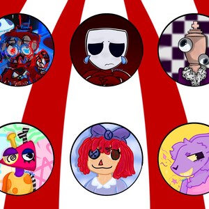 Pode incluir: Seis botões circulares com ilustrações de personagens coloridos. A linha superior mostra uma figura azul e vermelha, uma máscara branca com lágrimas azuis e uma peça de xadrez com olhos. A linha inferior exibe uma forma geométrica rosa, uma boneca de cabelo ruivo e uma criatura roxa.