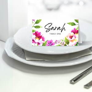 Tarjeta de lugar con diseño de jardines florales / Plantilla editable de Canva, diseño plegado para bodas y eventos, tarjetas de mesa personalizables, B01