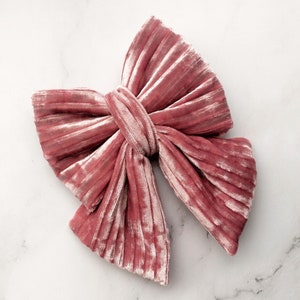 Lazo de terciopelo aplastado rosa polvoriento y lazo marinero para perros y gatos, lujoso moño para mascotas con elástico para collar, lindo accesorio para el cuello para perrita