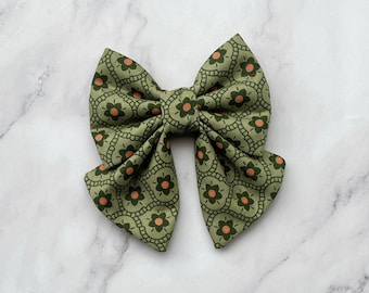 Lazo marinero floral verde vintage para perro y gato, pajarita retro con flores y elástico para collar, accesorio para el cuello de niño, niña, cachorro y gatito.