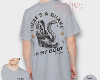 Camiseta de Toy Story, "Hay una serpiente en mi bota", estampado delantero y trasero, unisex, Tall Beefy-T®, camiseta unisex de manga corta, camiseta Park Hopper para papá.