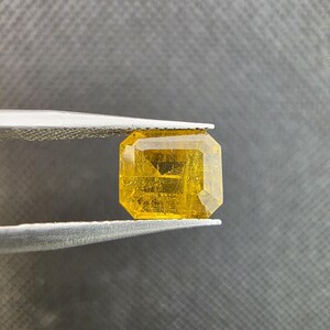 Piedra preciosa de clinozoisita natural de 2 ct, rara, de colección, corte de precisión de 7,8 mm.