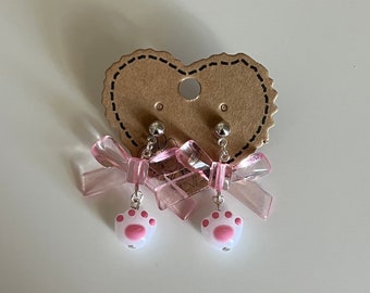 Gato gatito gatito pata amante lindo kawaii encantadores frijoles rosados con cintas arcos pendientes colgantes de color plateado