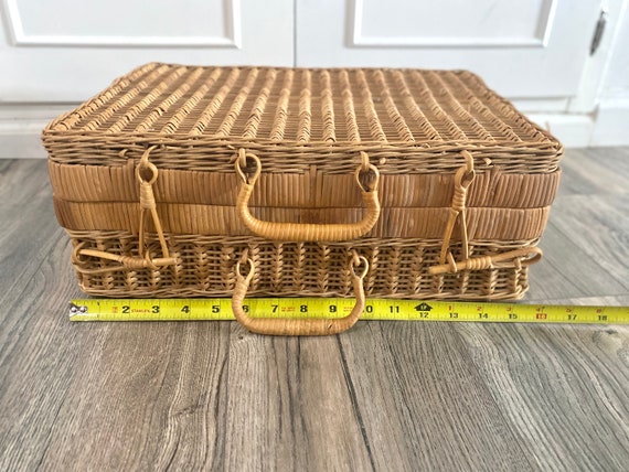 Vintage rattan wicker picnic basket - image 7