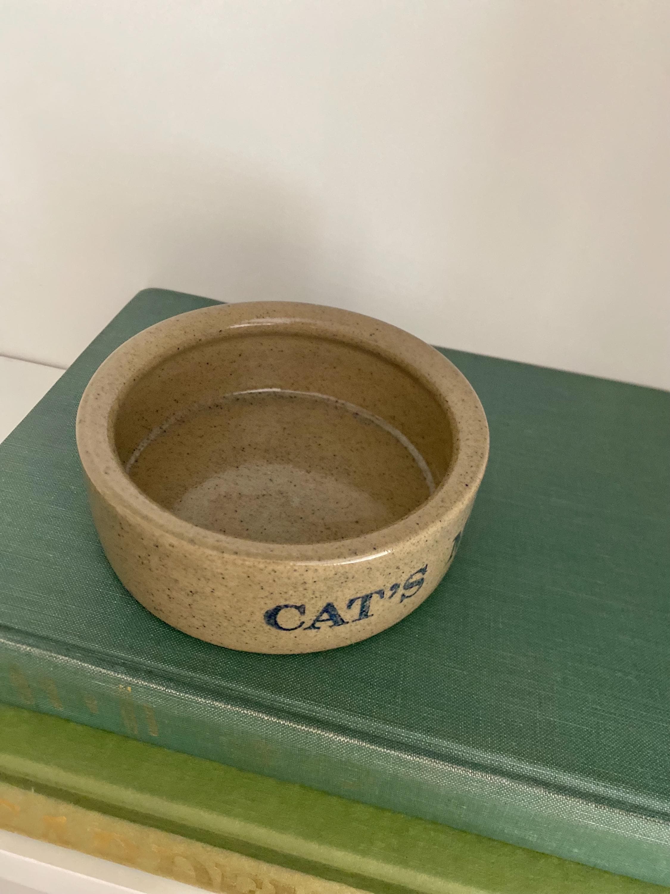 MOIRA Farmhouse Stoneware Pottery Cat’s Meow Cat Dish | Made in England ...