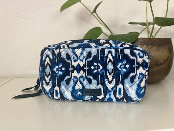 Vera Bradley Zip Around Essential Oil Case