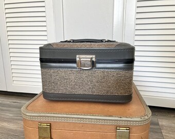 Vintage Gray Tweed Train Case