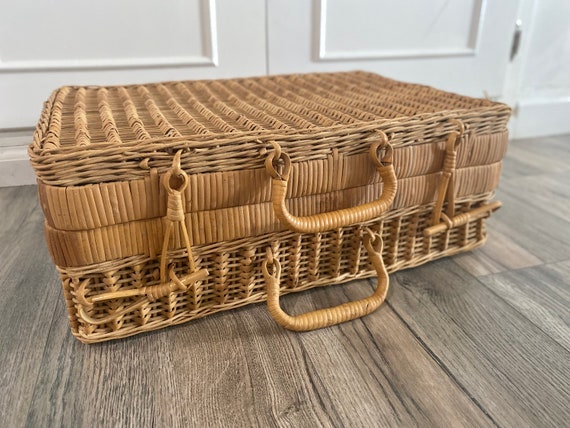 Vintage rattan wicker picnic basket - image 4