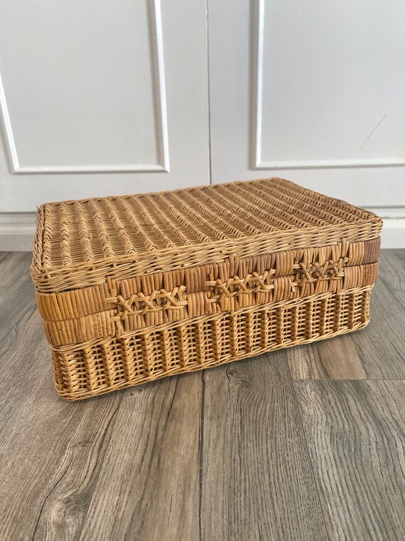 Vintage rattan wicker picnic basket - image 10