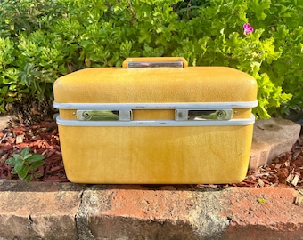 Vintage Samsonite Silhouette Mustard Yellow Cosmetic Train Case